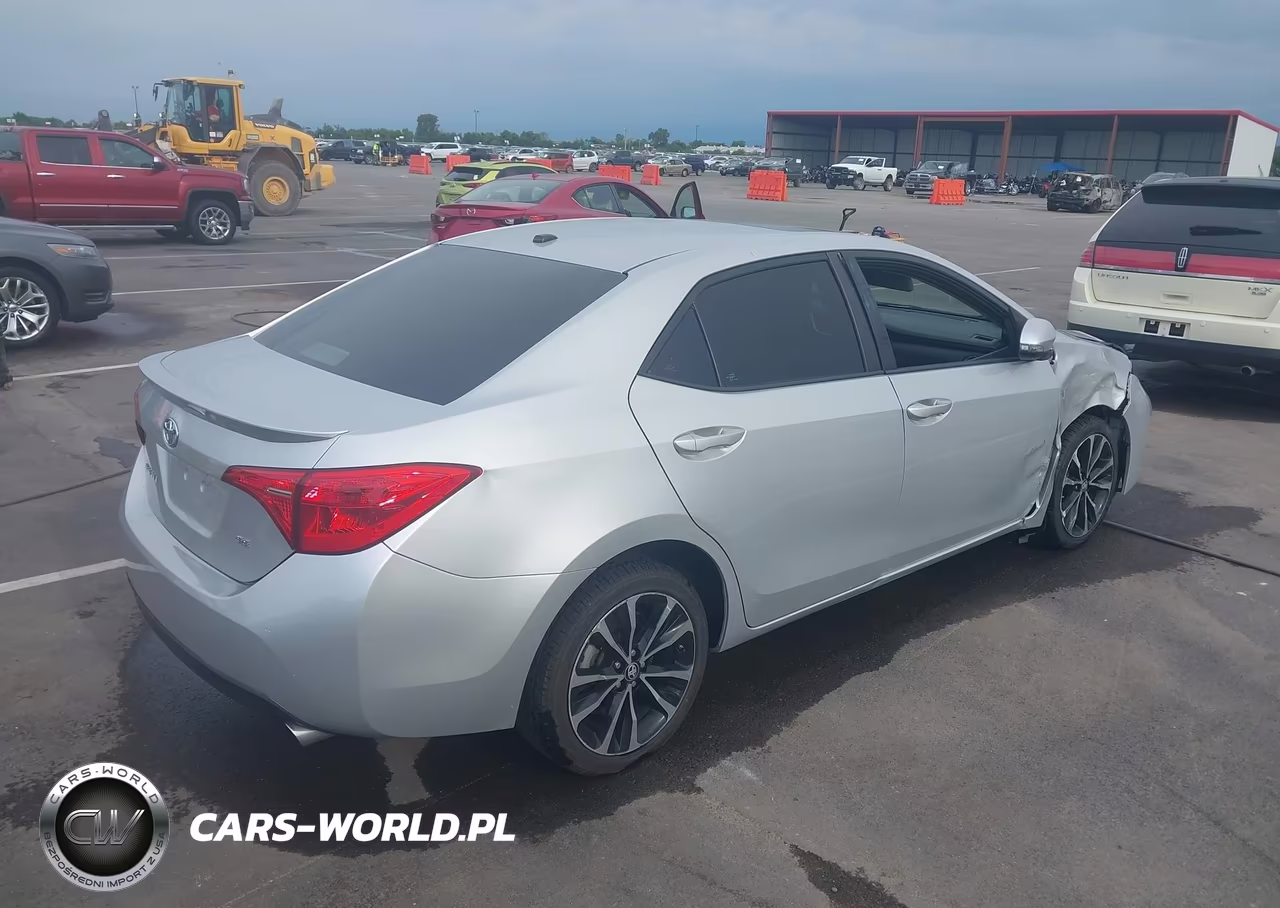 2017 Toyota Corolla Se VIN:5YFBURHE3HP672105 - 4