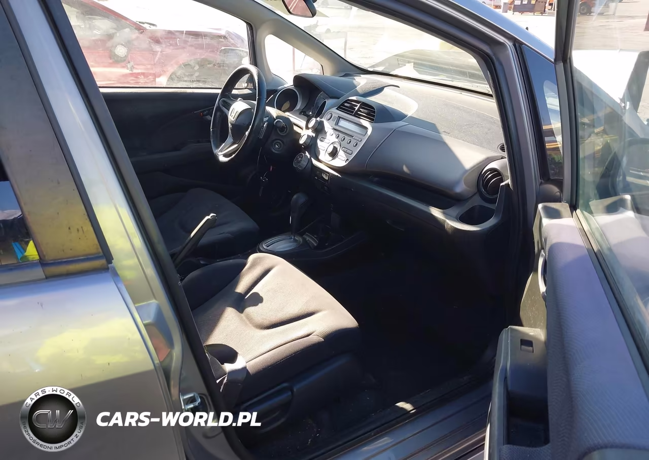 2010 Honda Fit Sport VIN:JHMGE8H4XAS028429 - 5