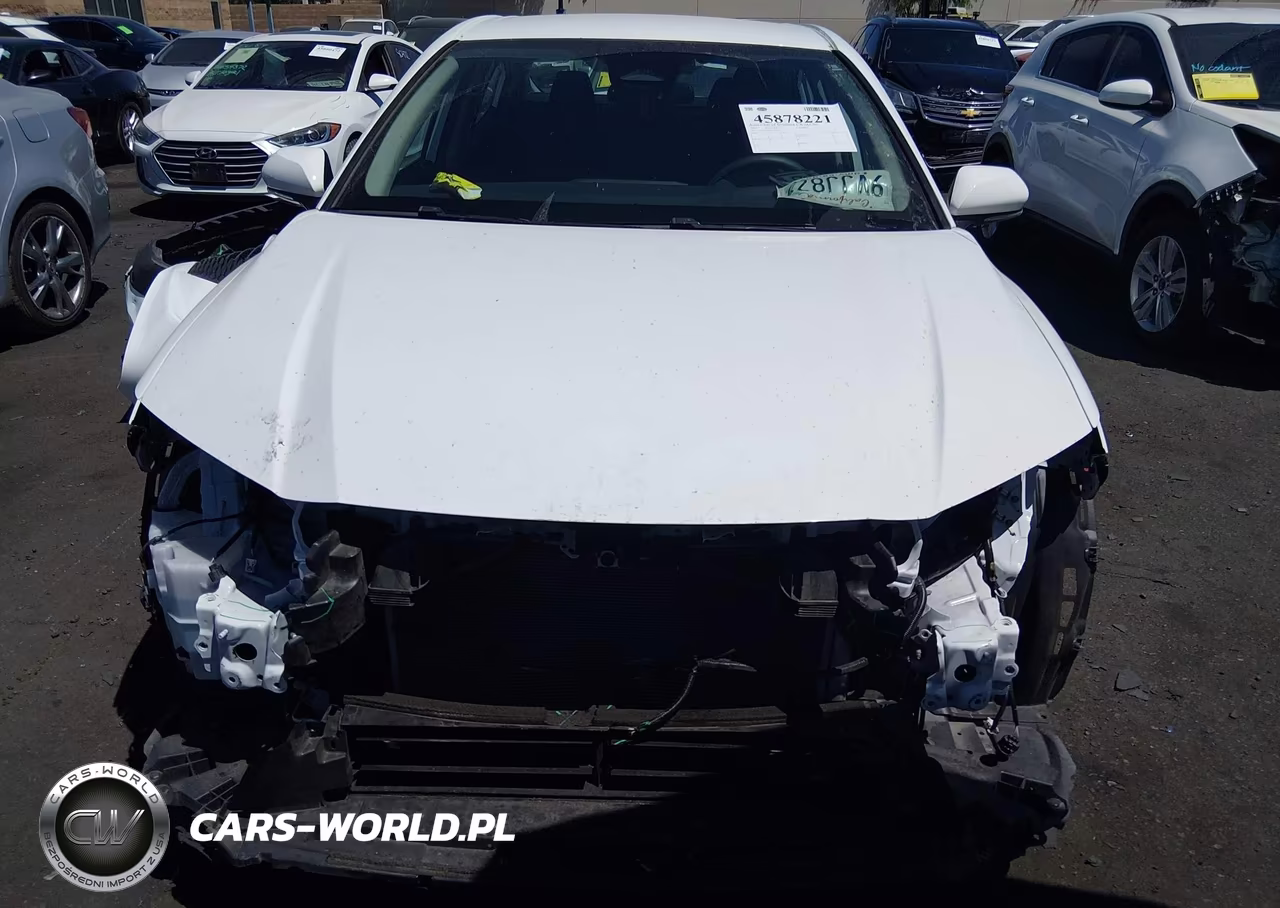 2025 Toyota Camry Le VIN:4T1DAACK0SU193548 - 13