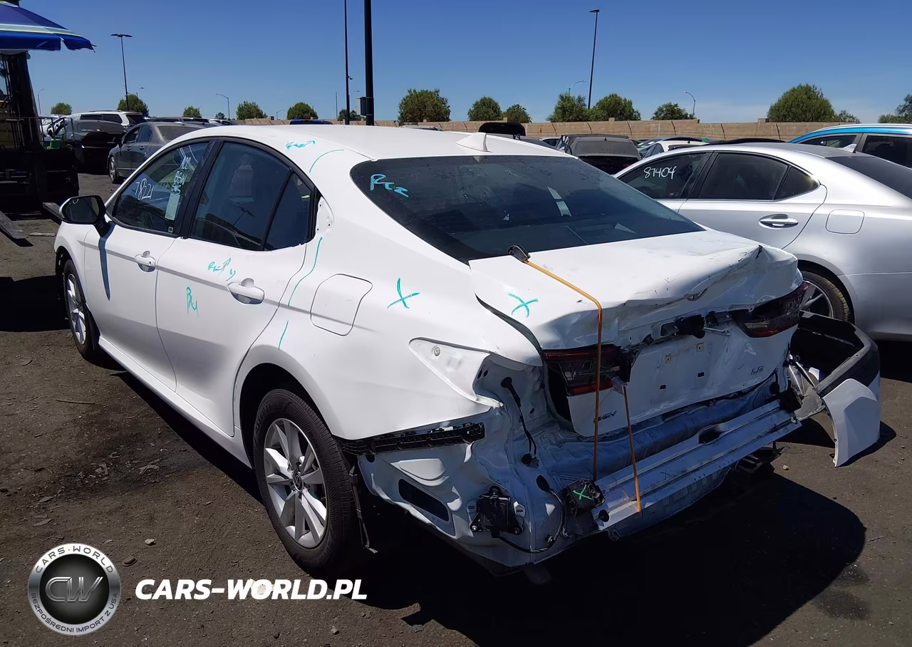 2025 Toyota Camry Le VIN:4T1DAACK0SU193548 - 15