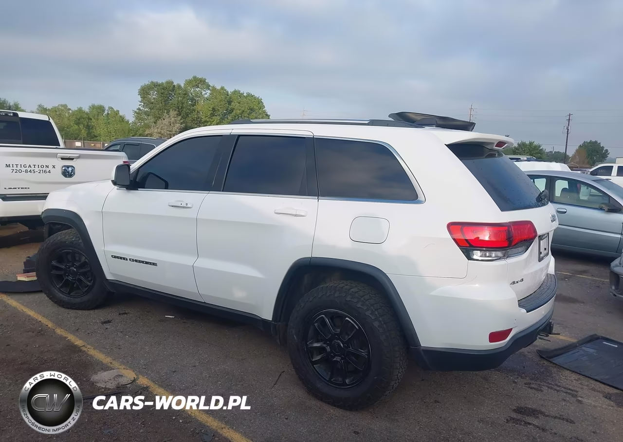 2020 Jeep Grand Cherokee Laredo E 4X4 VIN:1C4RJFAG5LC208655 - 14