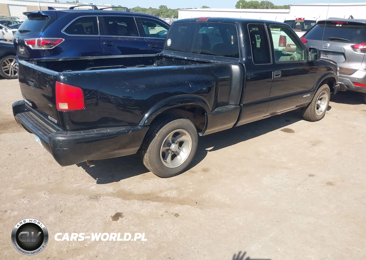 2003 Chevrolet S-10 Ls VIN:1GCCS19H238258337 - 4