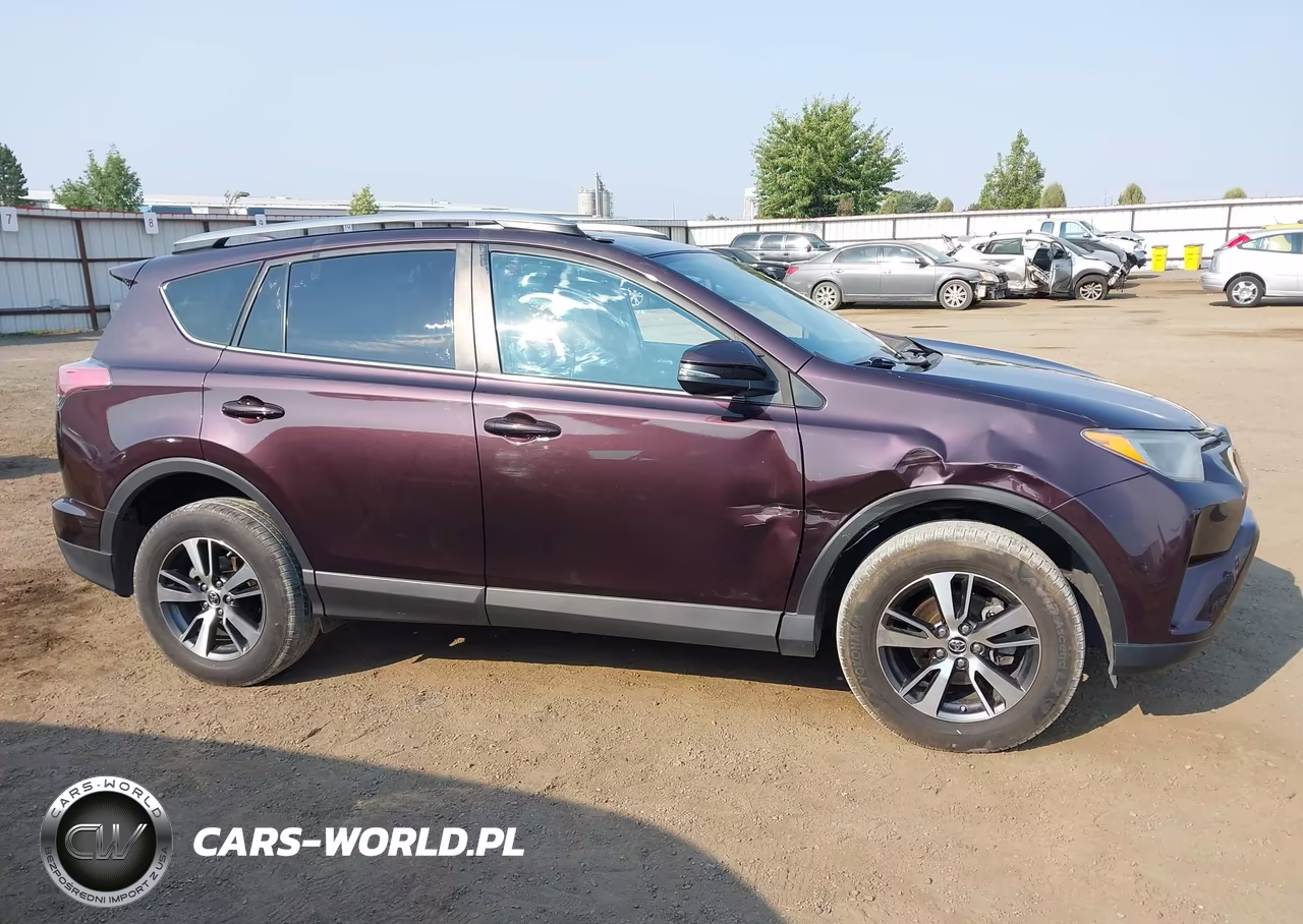 2018 Toyota Rav4 Xle VIN:2T3RFREV4JW720672 - 13