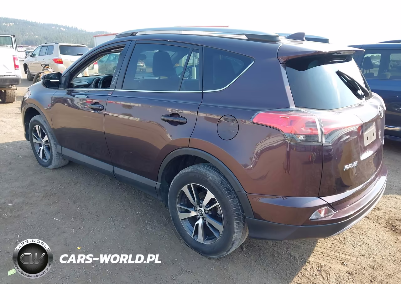 2018 Toyota Rav4 Xle VIN:2T3RFREV4JW720672 - 3