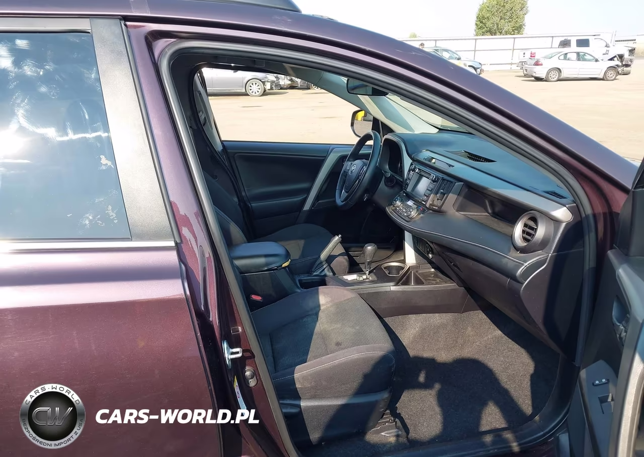 2018 Toyota Rav4 Xle VIN:2T3RFREV4JW720672 - 5