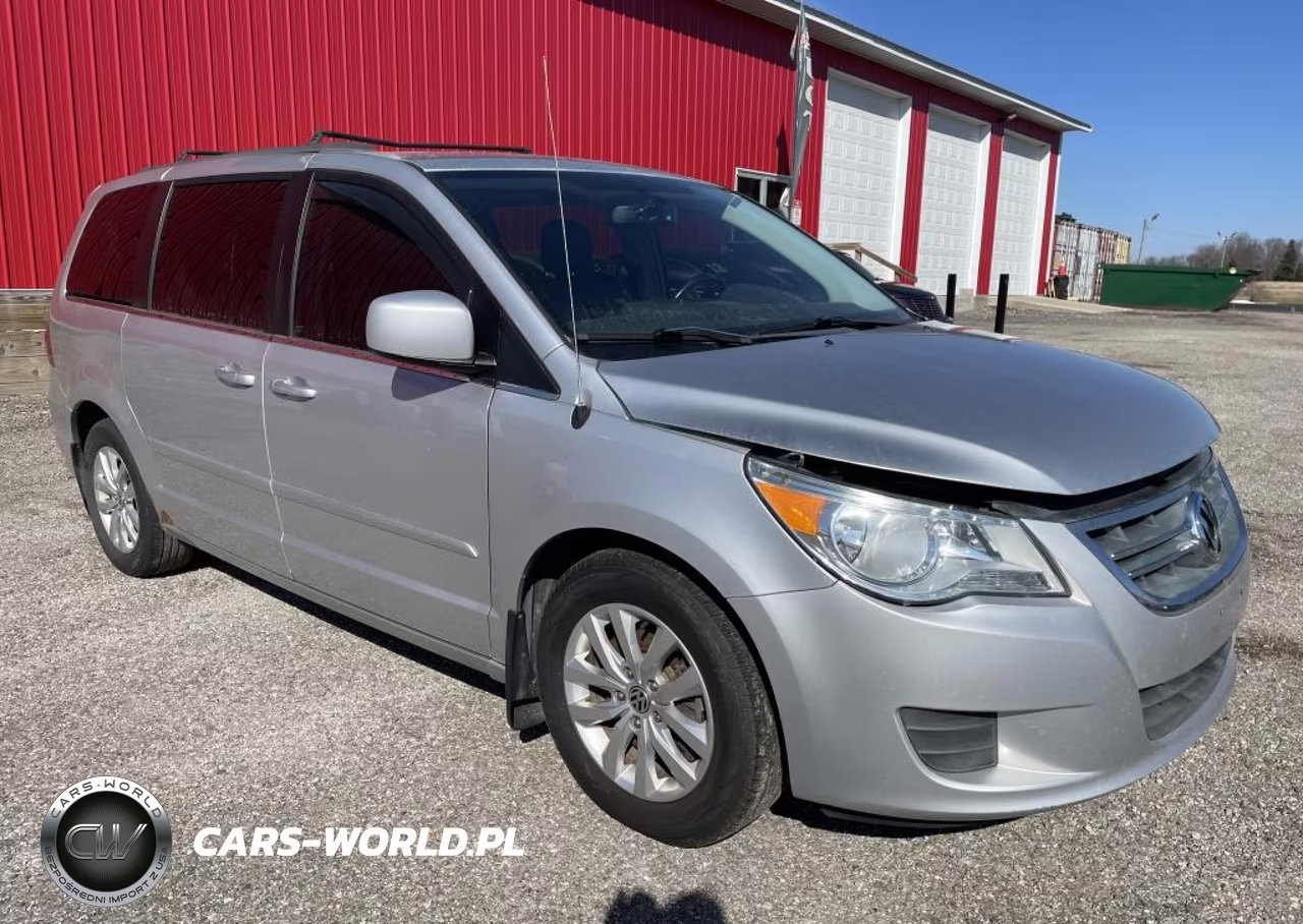 2012 Volkswagen Routan Se