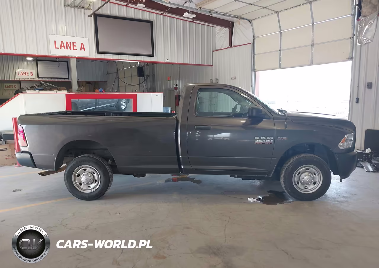 2018 Ram 2500 Tradesman 4X2 8' Box VIN:3C6LR4AT3JG312966 - 18