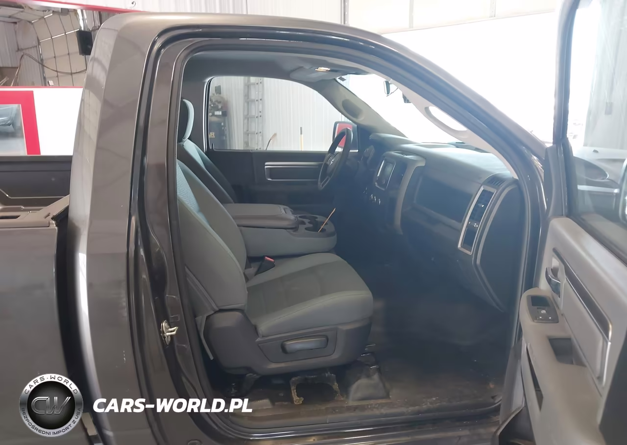 2018 Ram 2500 Tradesman 4X2 8' Box VIN:3C6LR4AT3JG312966 - 5