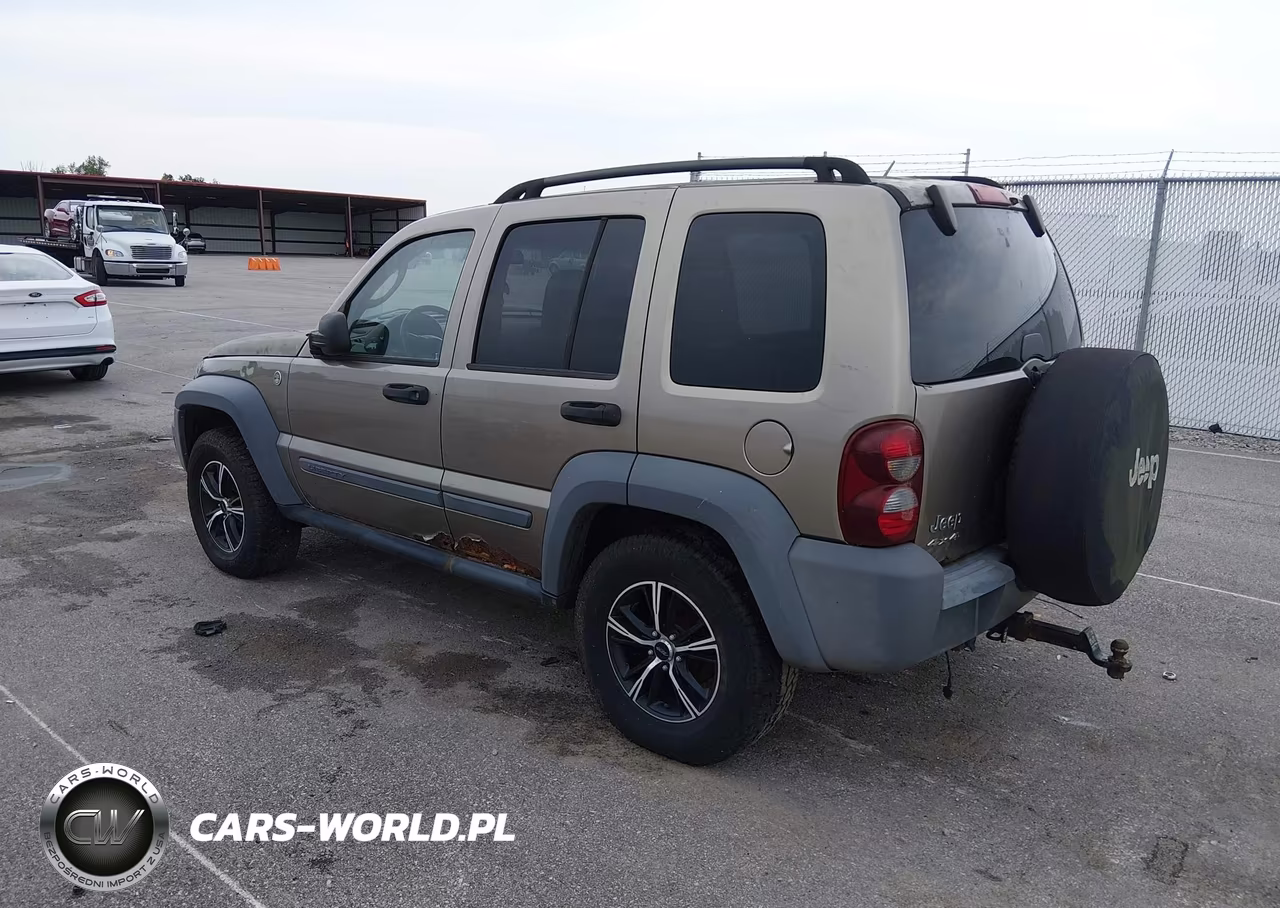 2005 Jeep Liberty Sport VIN:1J4GL48565W655758 - 3