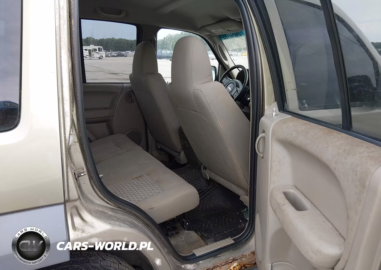 2005 Jeep Liberty Sport VIN:1J4GL48565W655758 - 8