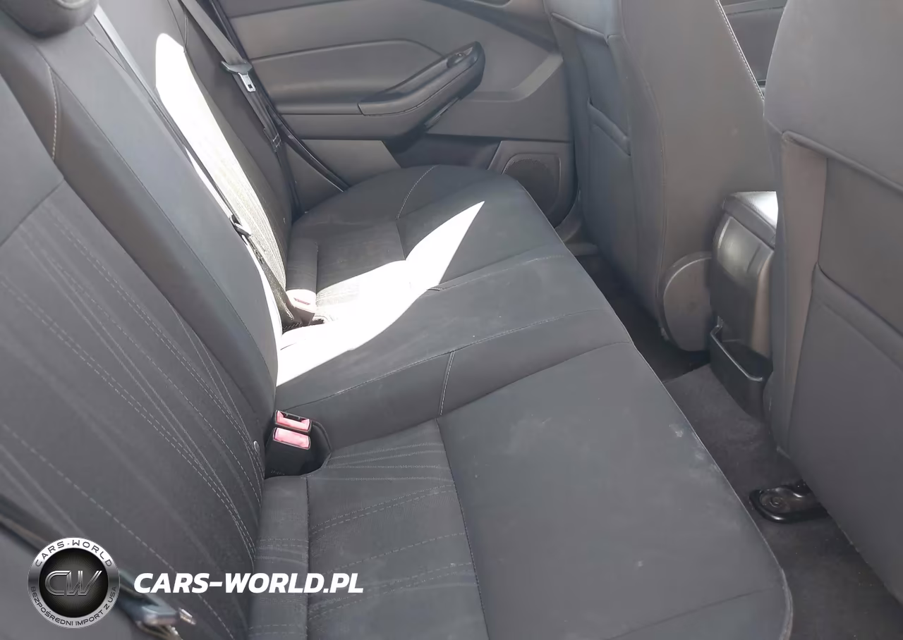2016 Ford Focus Se VIN:1FADP3F28GL346285 - 8