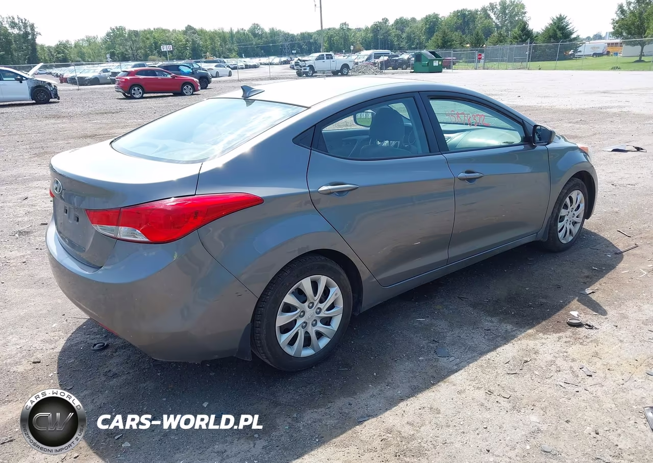 2013 Hyundai Elantra Gls VIN:5NPDH4AE2DH168162 - 4