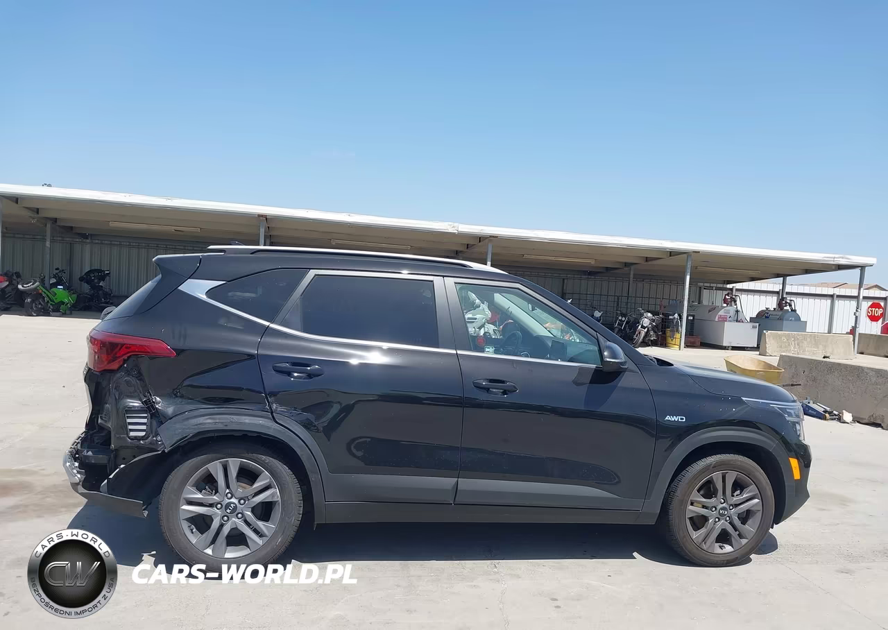 2021 Kia Seltos S VIN:KNDEUCAA4M7123025 - 13