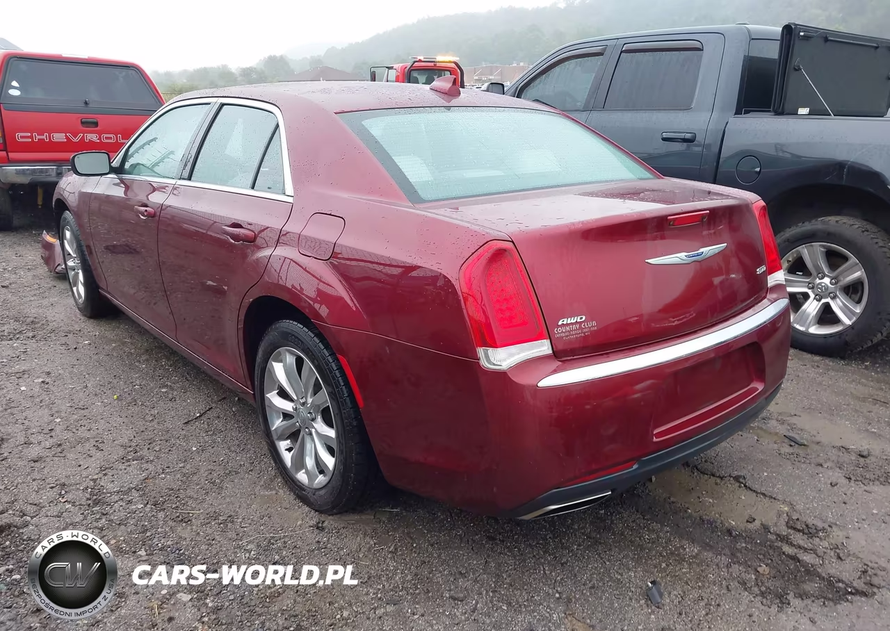 2019 Chrysler 300 Touring L Awd VIN:2C3CCARG5KH704580 - 3