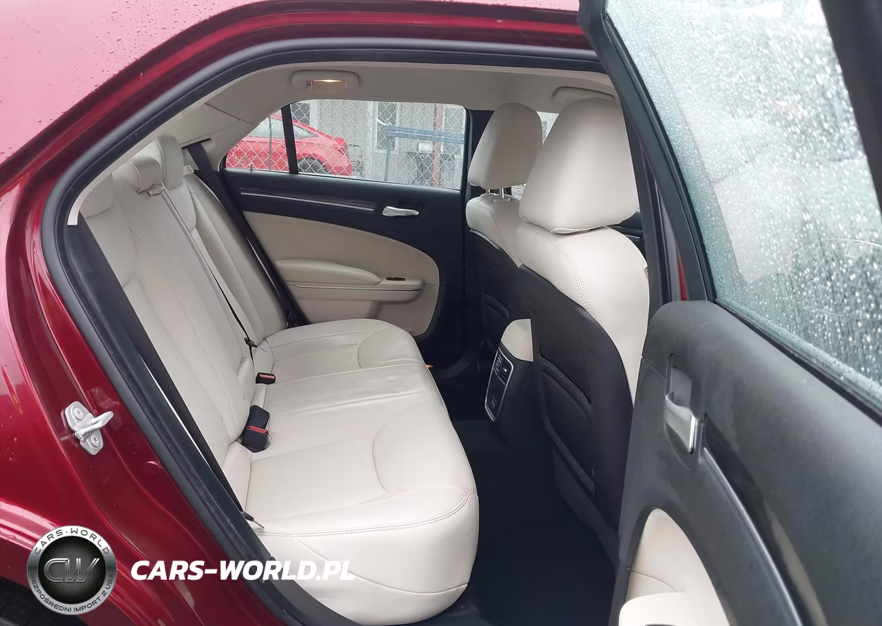 2019 Chrysler 300 Touring L Awd VIN:2C3CCARG5KH704580 - 8