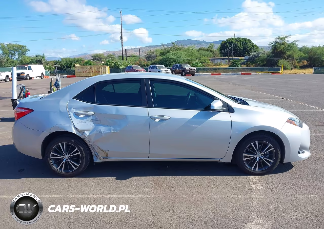 2017 Toyota Corolla Le VIN:5YFBURHE9HP578214 - 13
