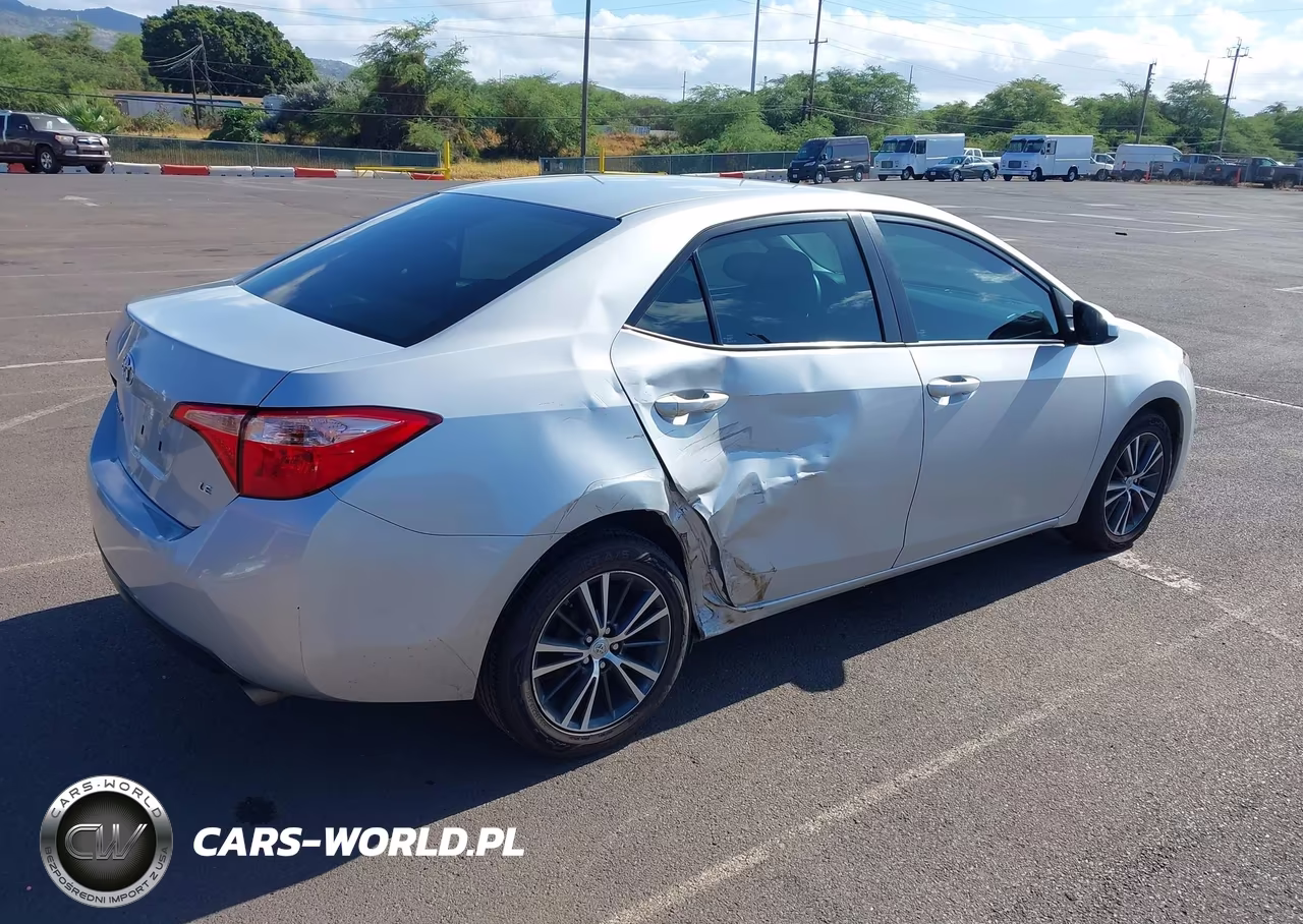 2017 Toyota Corolla Le VIN:5YFBURHE9HP578214 - 4