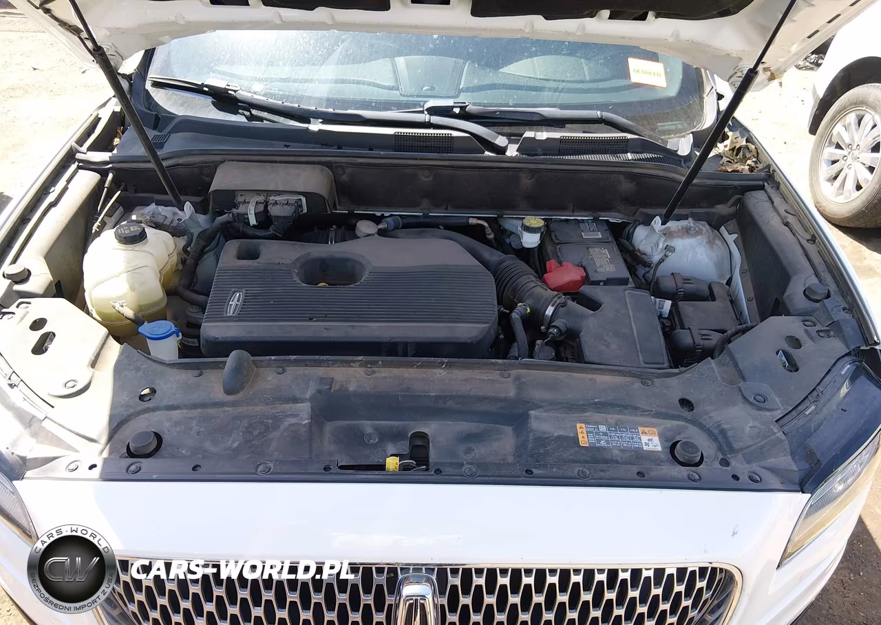 2020 Lincoln Nautilus Standard VIN:2LMPJ6J96LBL04366 - 10