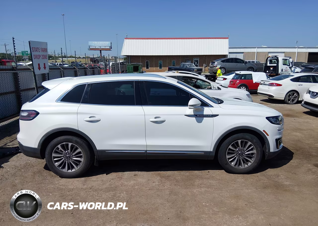 2020 Lincoln Nautilus Standard VIN:2LMPJ6J96LBL04366 - 13