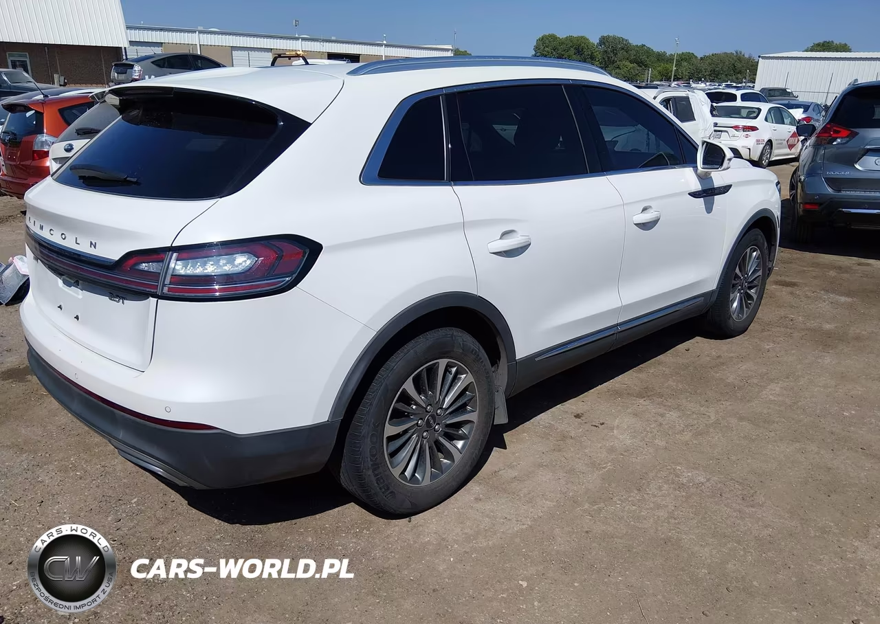 2020 Lincoln Nautilus Standard VIN:2LMPJ6J96LBL04366 - 4