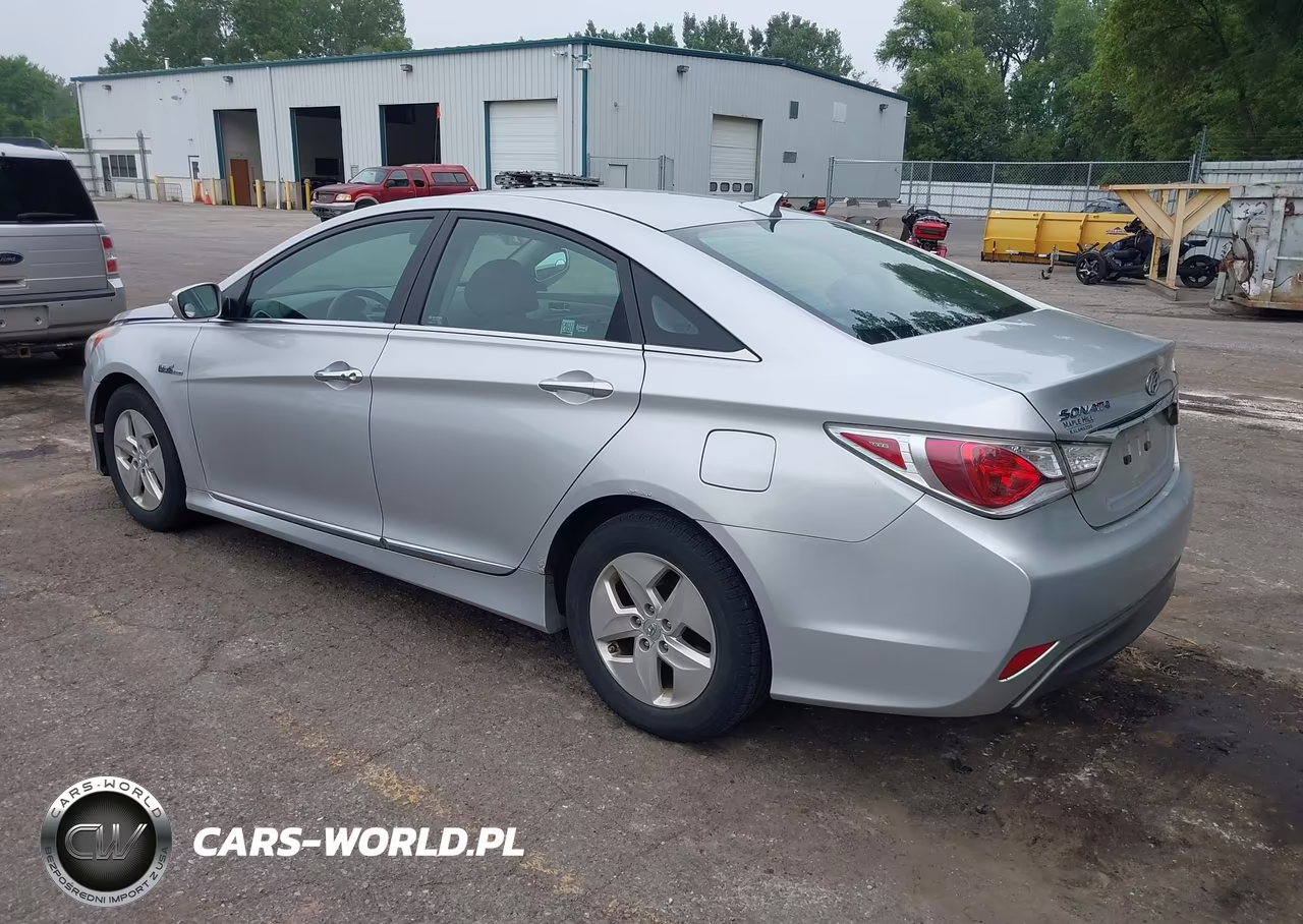 2011 Hyundai Sonata Hybrid VIN:KMHEC4A46BA003323 - 3