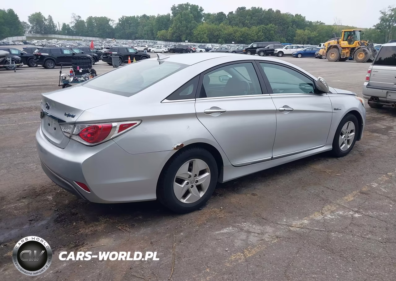 2011 Hyundai Sonata Hybrid VIN:KMHEC4A46BA003323 - 4