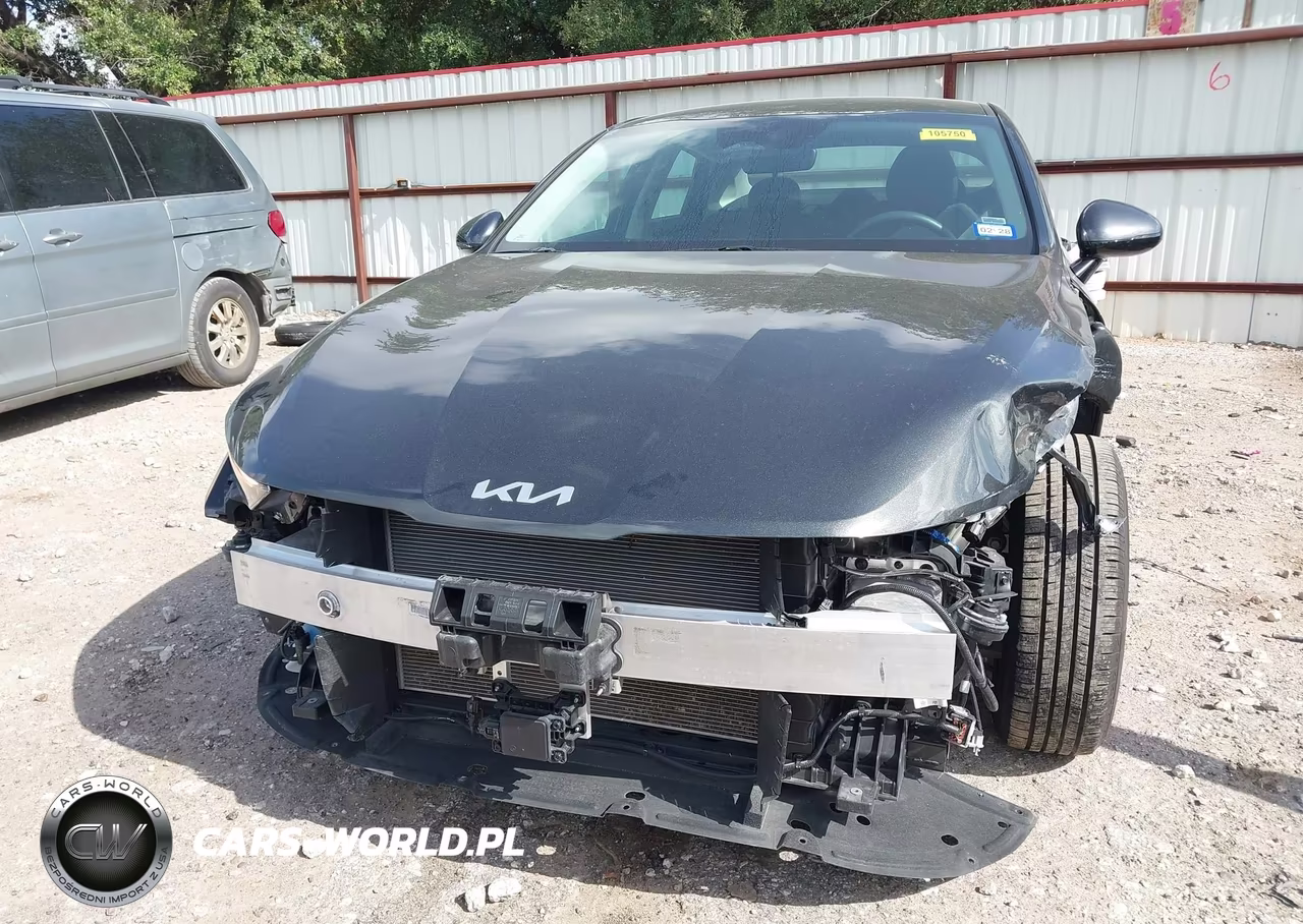 2026 Kia K5 Lxs Fwd VIN:KNAG24J75T5465129 - 13