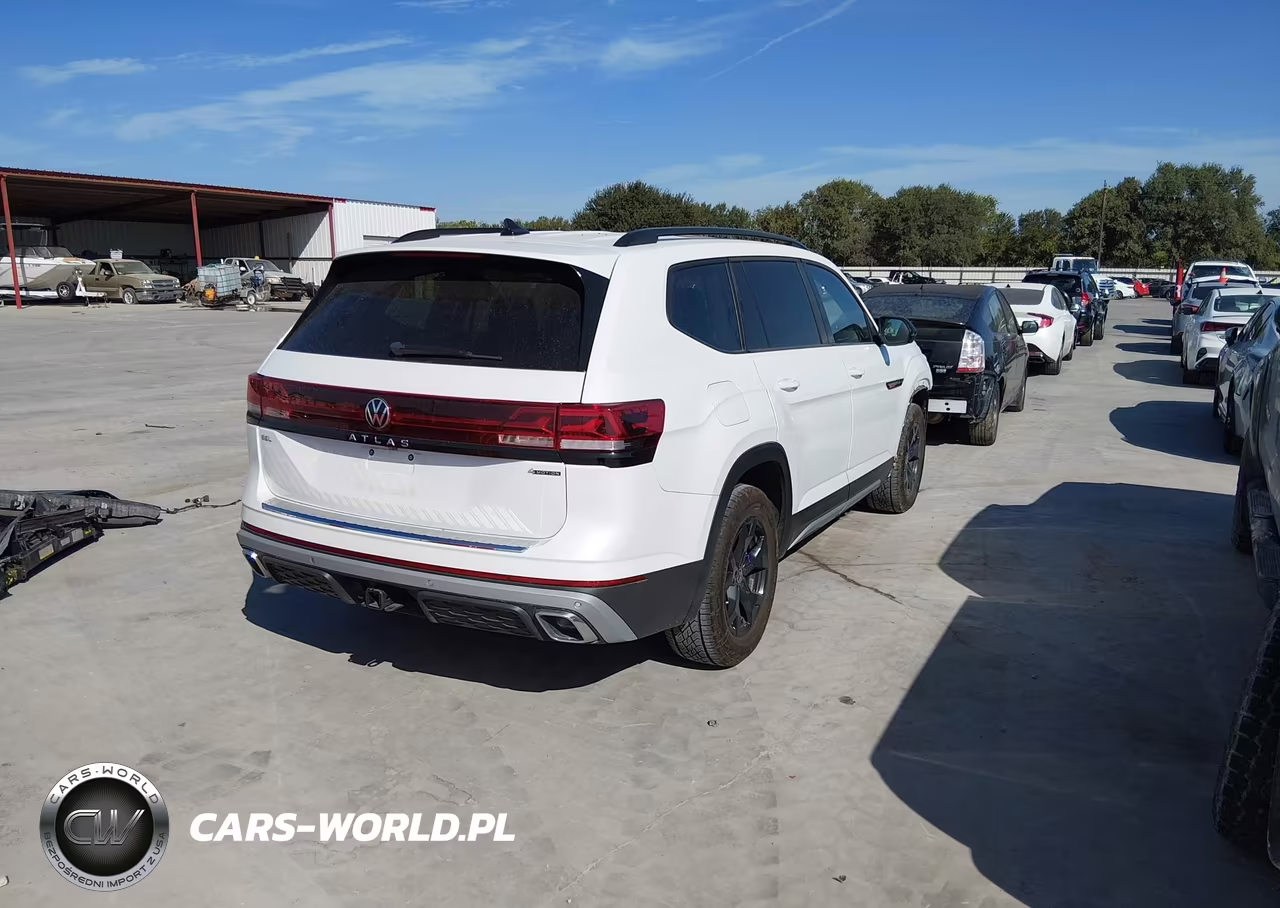 2024 Volkswagen Atlas 2.0T Peak Edition Sel VIN:1V2GR2CA9RC604970 - 4