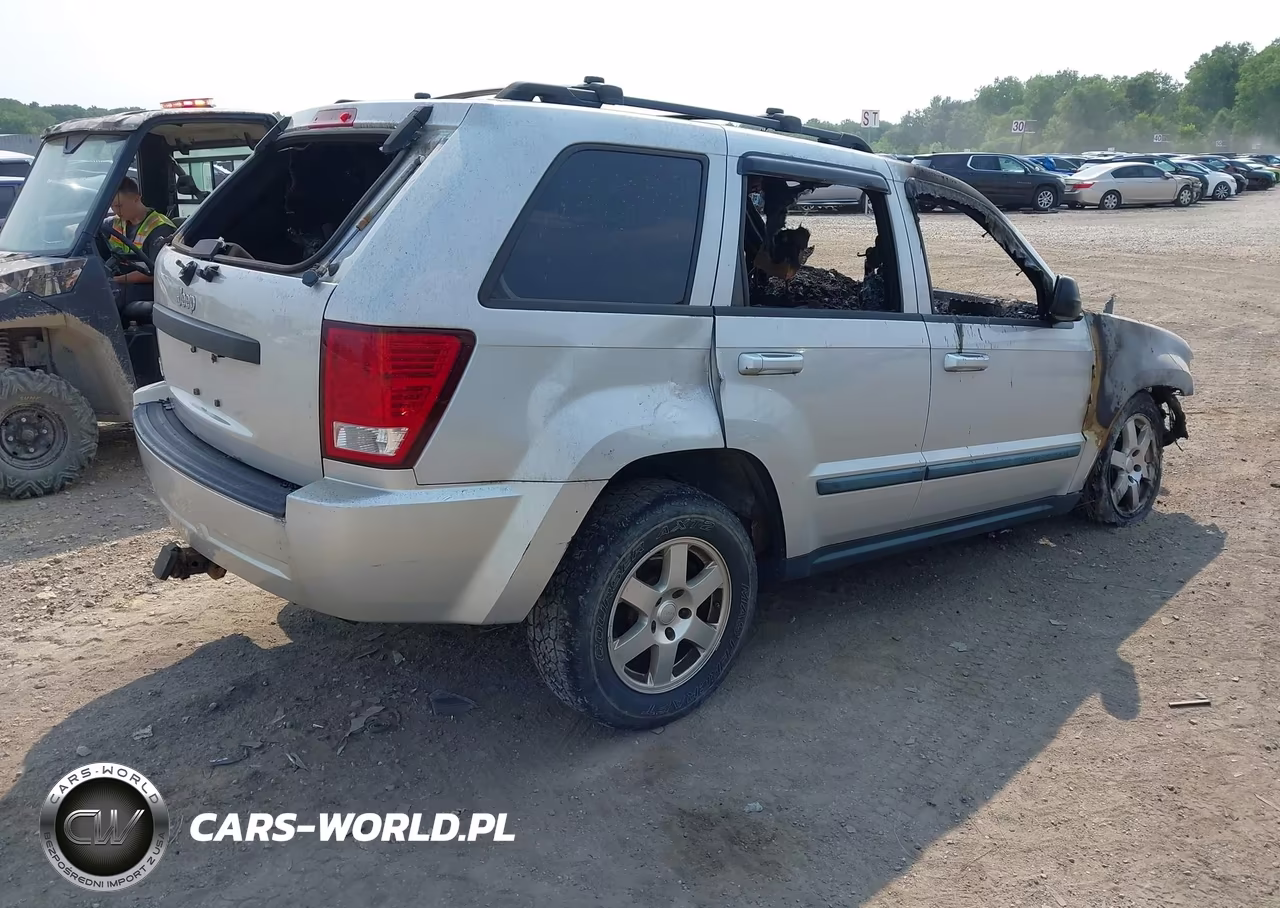 2009 Jeep Grand Cherokee Laredo VIN:1J8GR48K99C526181 - 4