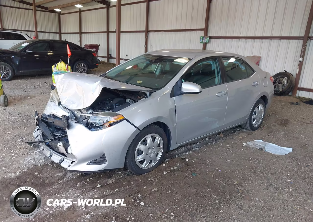 2018 Toyota Corolla Le VIN:5YFBURHE6JP812444 - 2