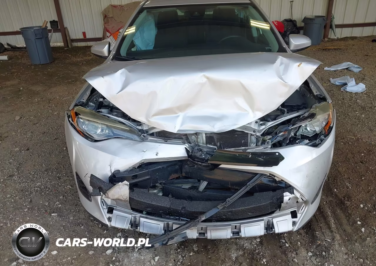 2018 Toyota Corolla Le VIN:5YFBURHE6JP812444 - 6