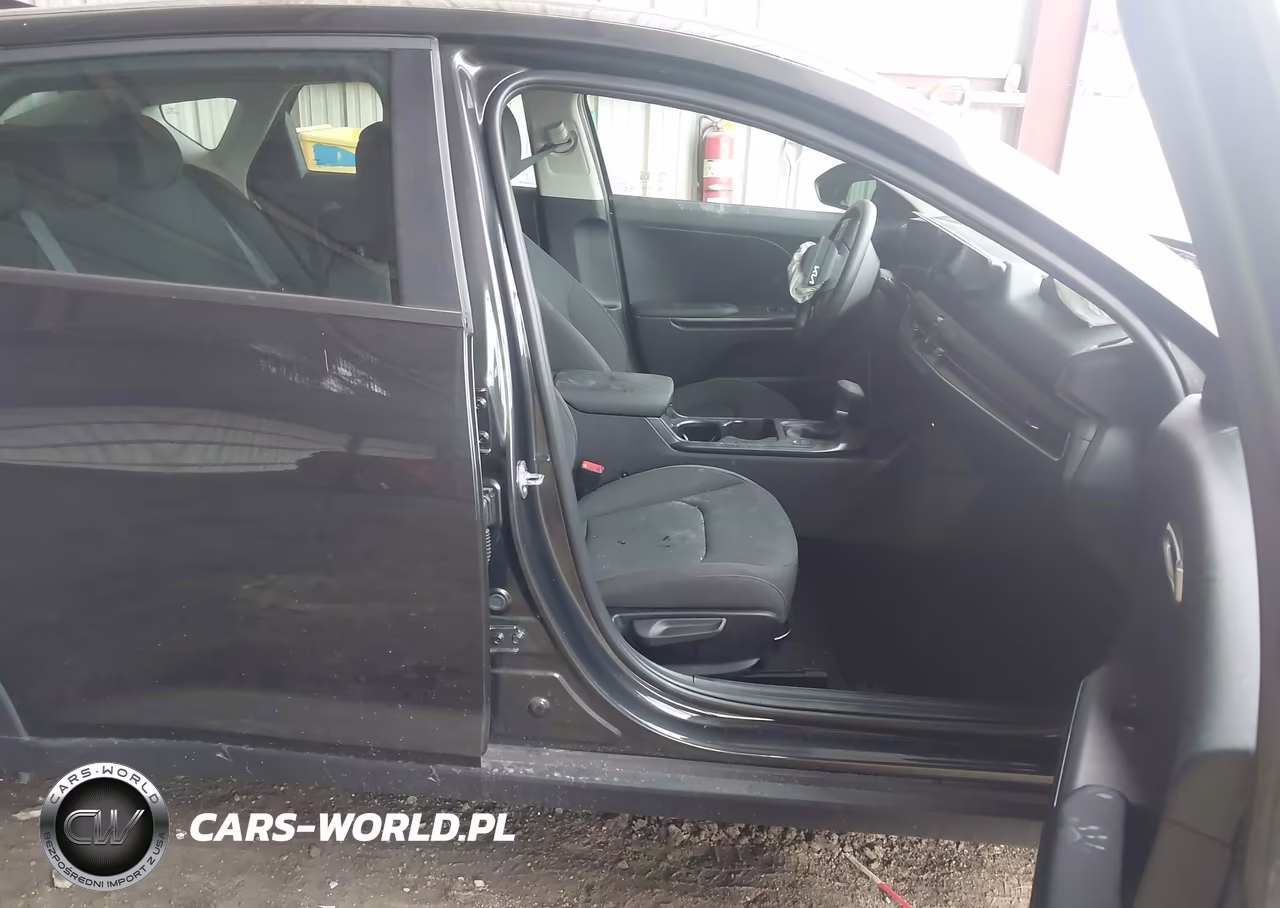 2026 Kia K4 Lx VIN:3KPFT4DE8TE359137 - 5