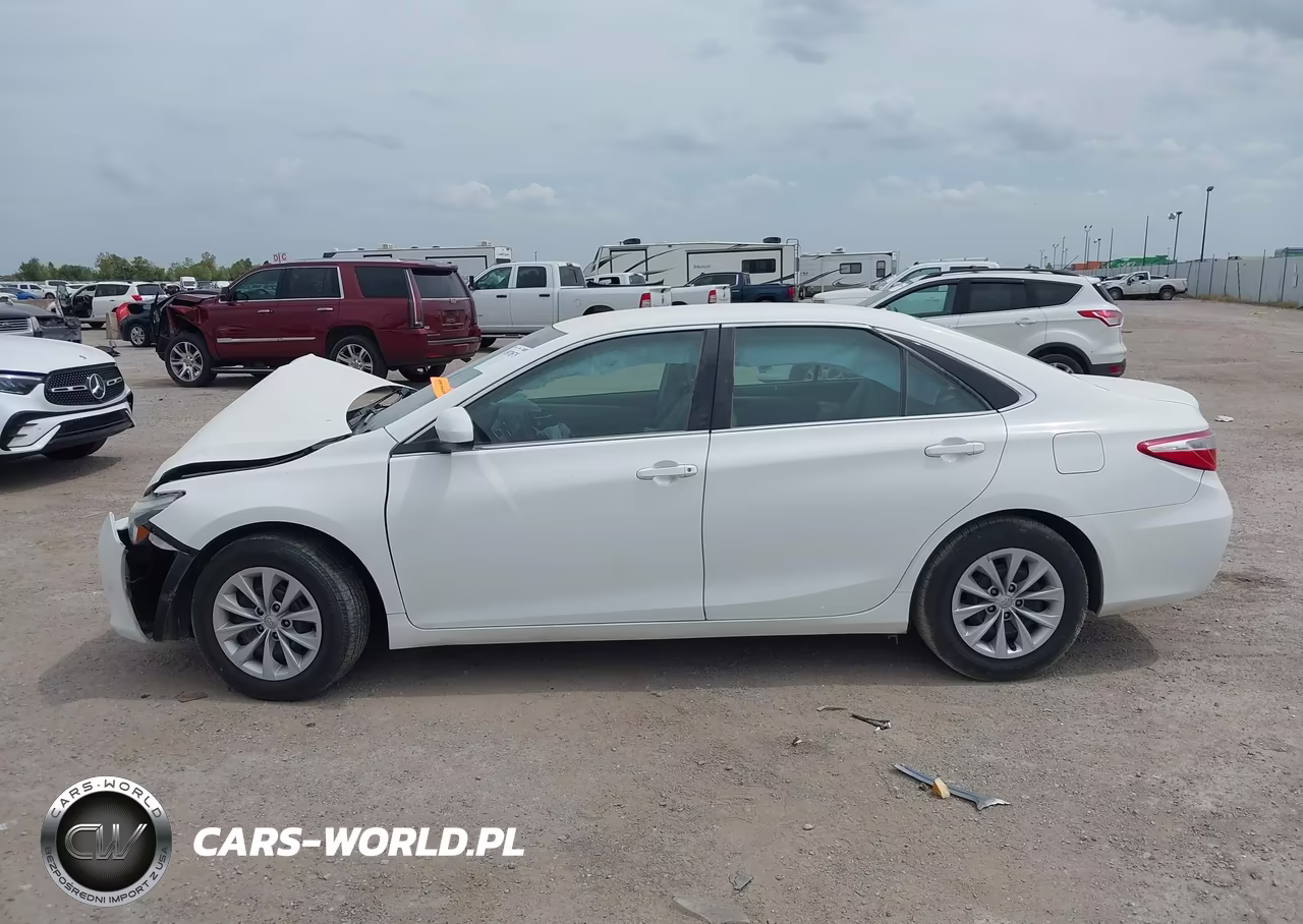 2015 Toyota Camry Le VIN:4T4BF1FK3FR477028 - 14