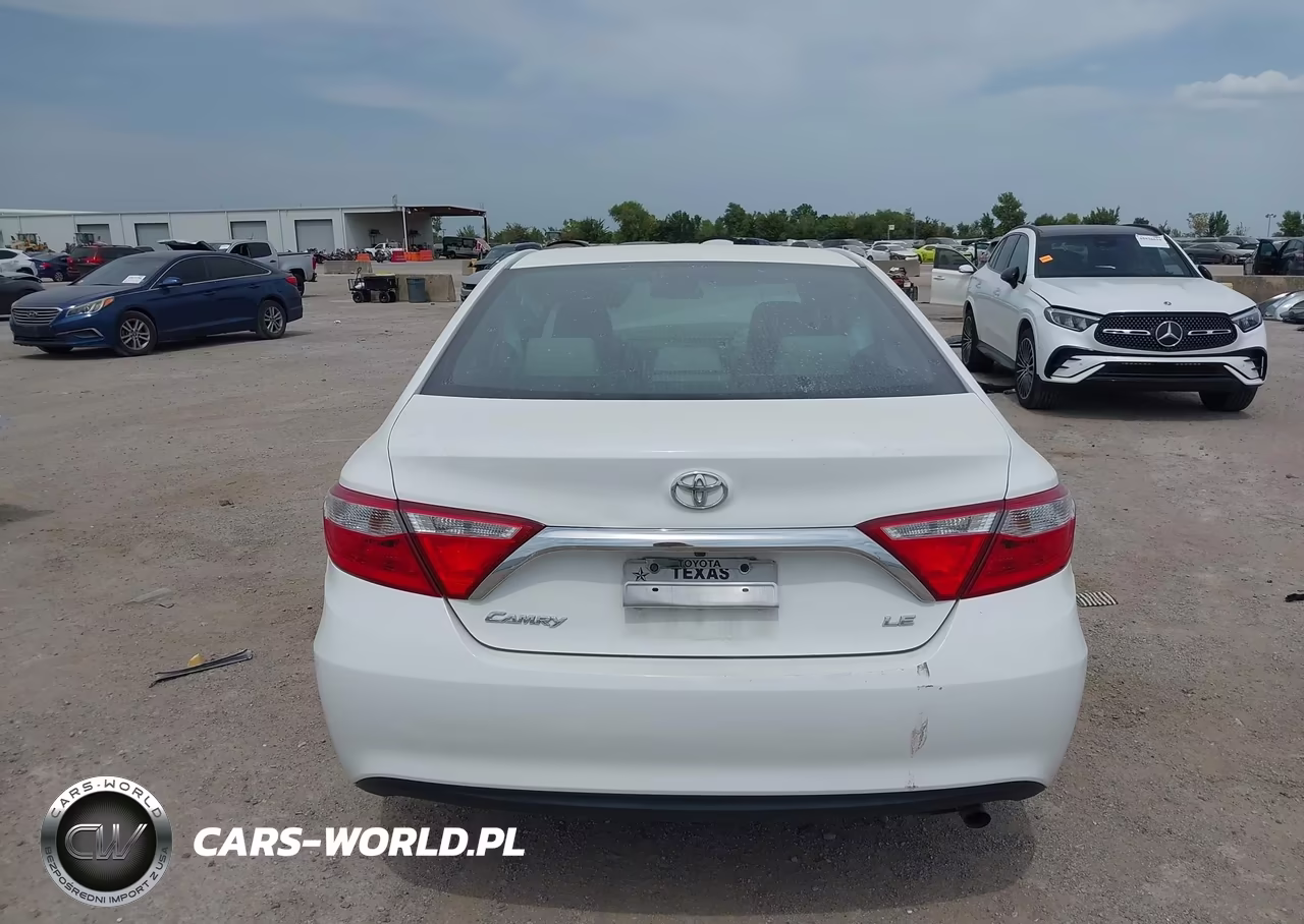 2015 Toyota Camry Le VIN:4T4BF1FK3FR477028 - 16