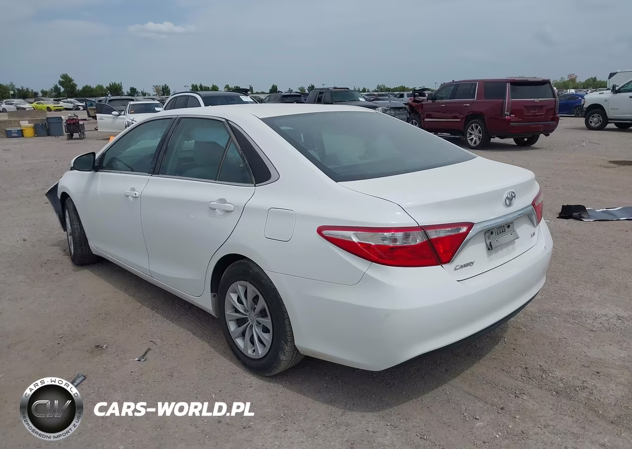 2015 Toyota Camry Le VIN:4T4BF1FK3FR477028 - 3
