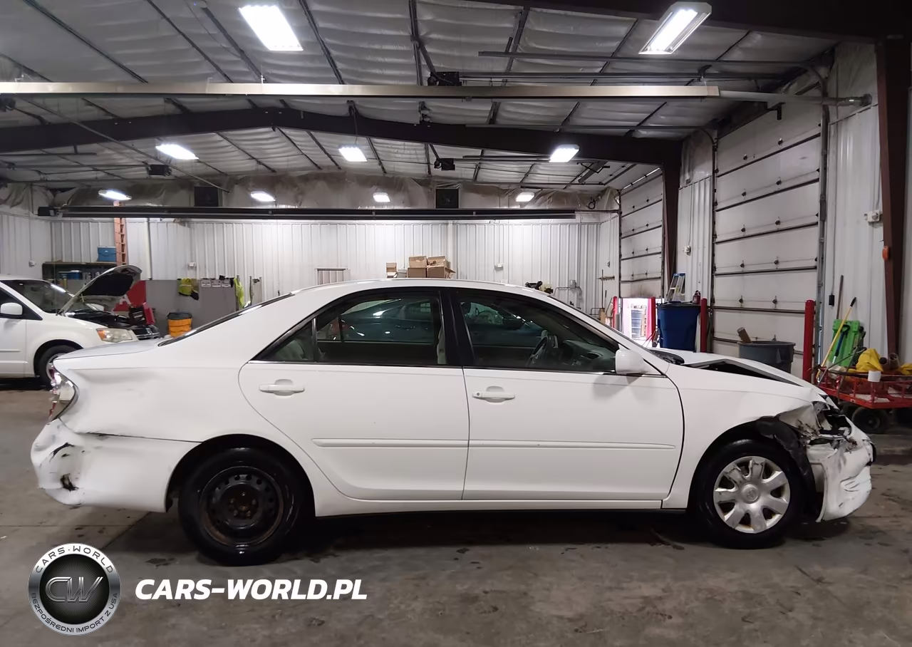 2003 Toyota Camry Le VIN:4T1BE32K73U185165 - 13