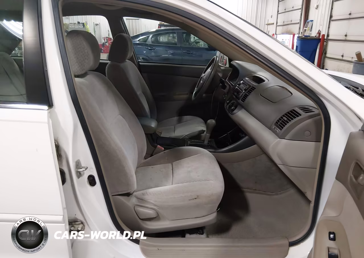 2003 Toyota Camry Le VIN:4T1BE32K73U185165 - 5