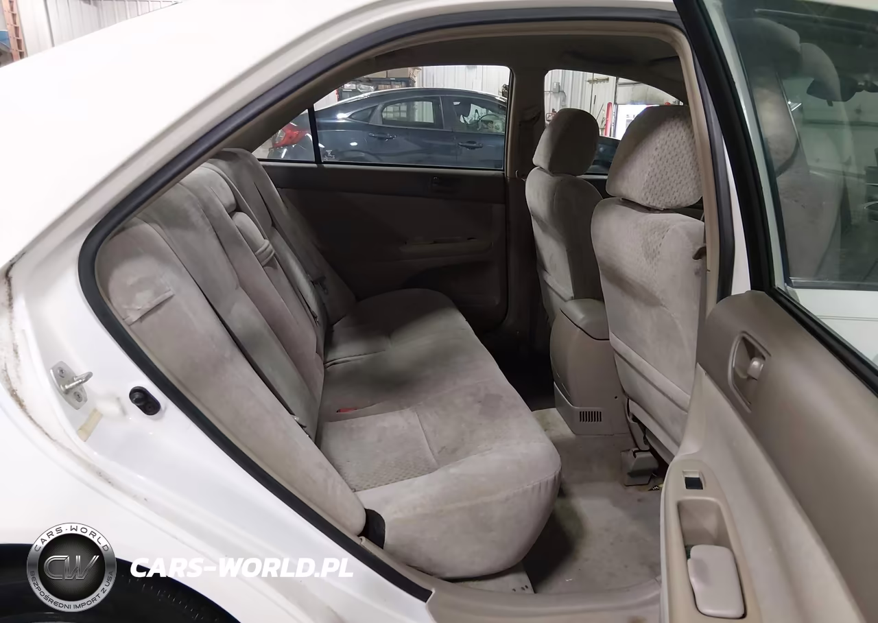 2003 Toyota Camry Le VIN:4T1BE32K73U185165 - 8