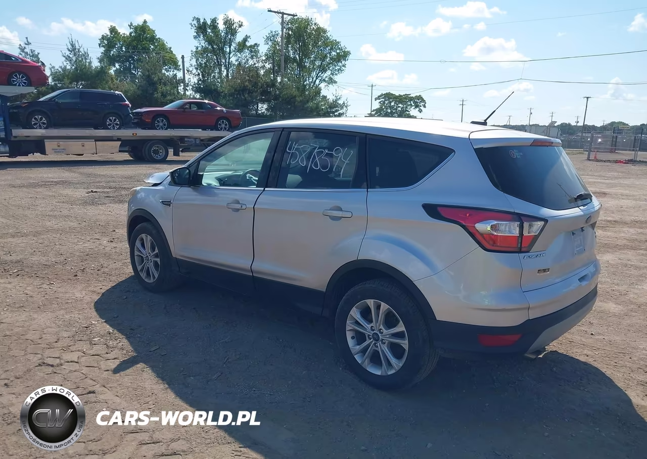 2017 Ford Escape Se VIN:1FMCU9GD0HUE82743 - 3