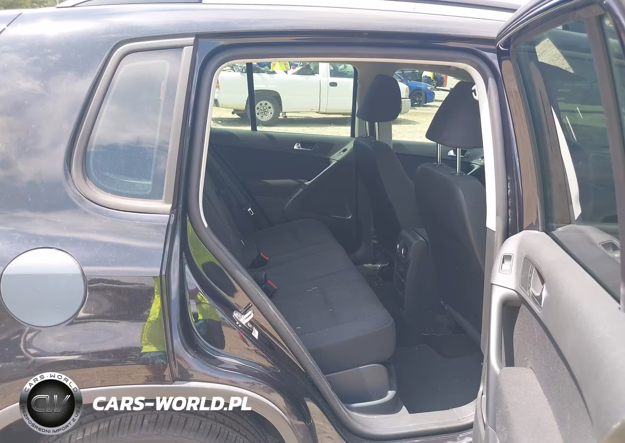 2017 Volkswagen Tiguan 2.0T-2.0T S VIN:WVGAV7AX9HK054497 - 8