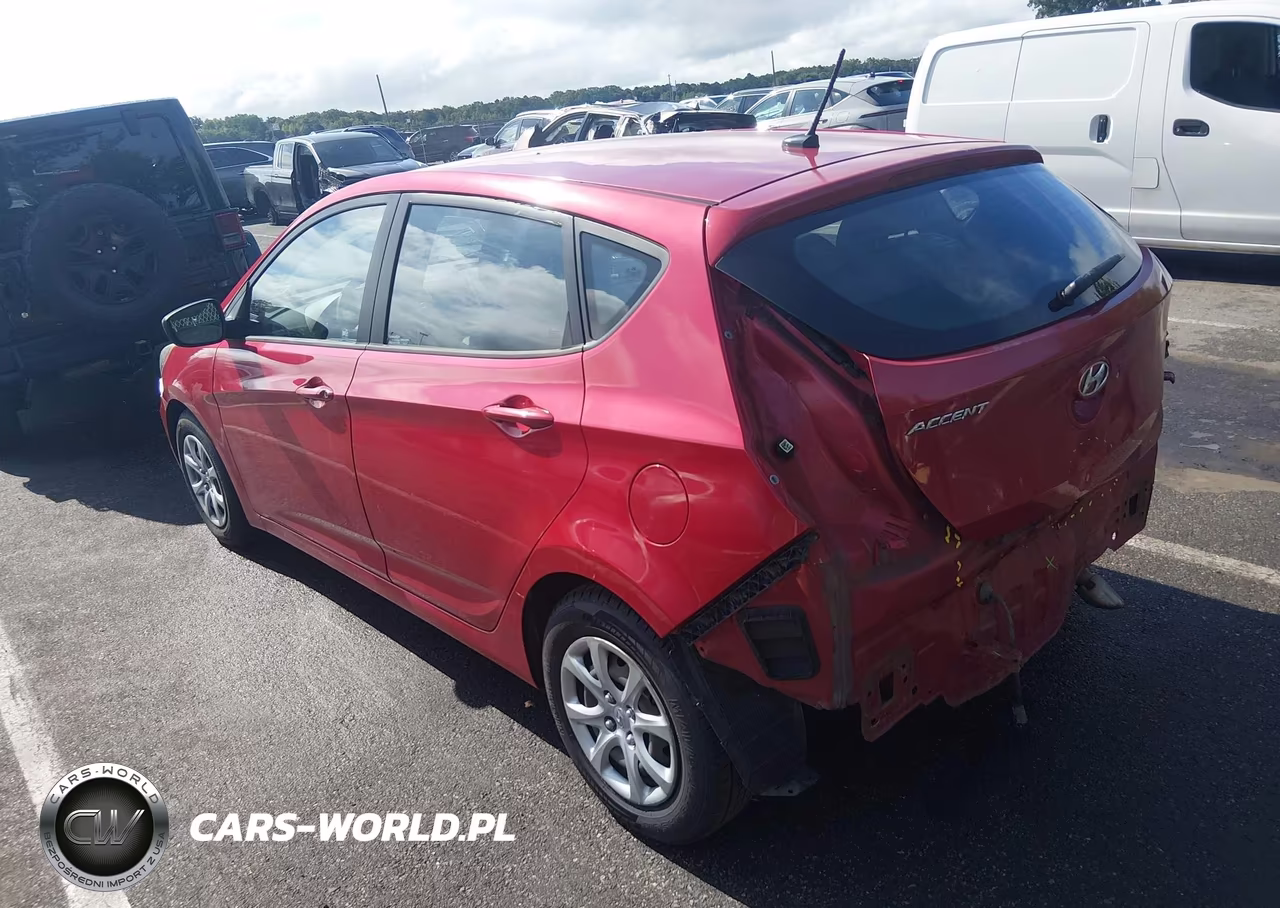 2013 Hyundai Accent Gs VIN:KMHCT5AE5DU121533 - 3