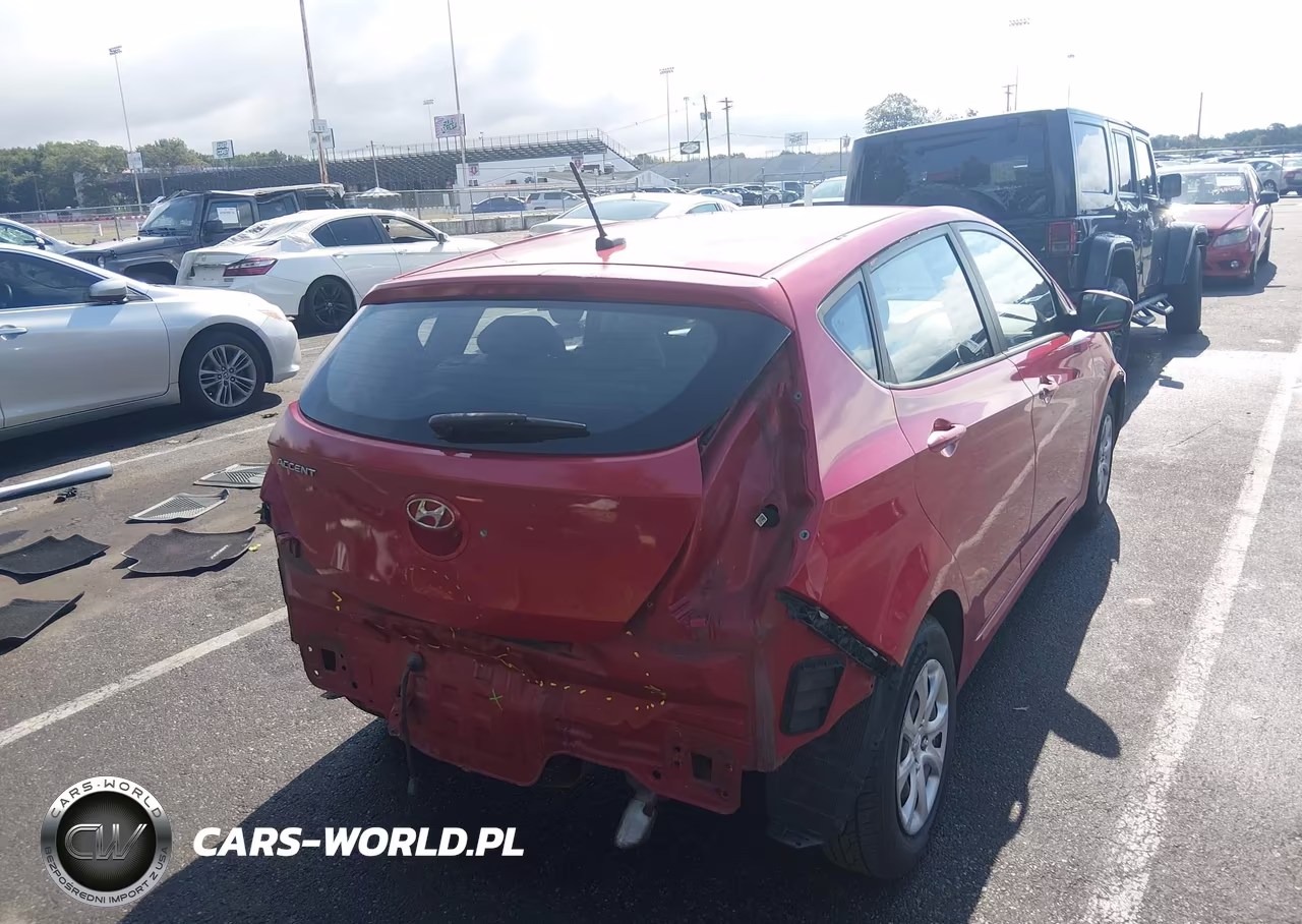 2013 Hyundai Accent Gs VIN:KMHCT5AE5DU121533 - 4