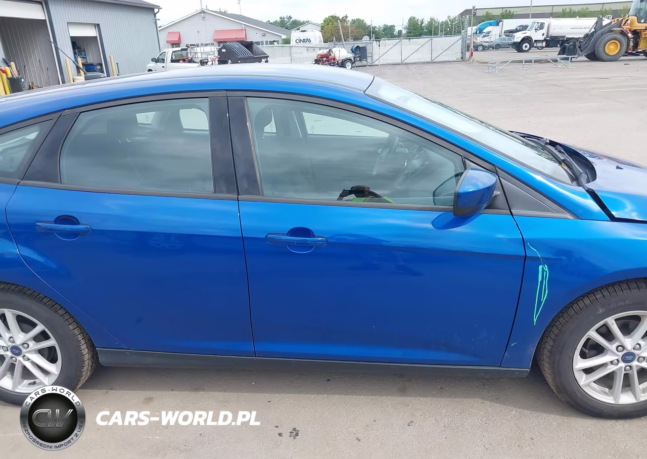 2018 Ford Focus Se VIN:1FADP3K25JL328999 - 14