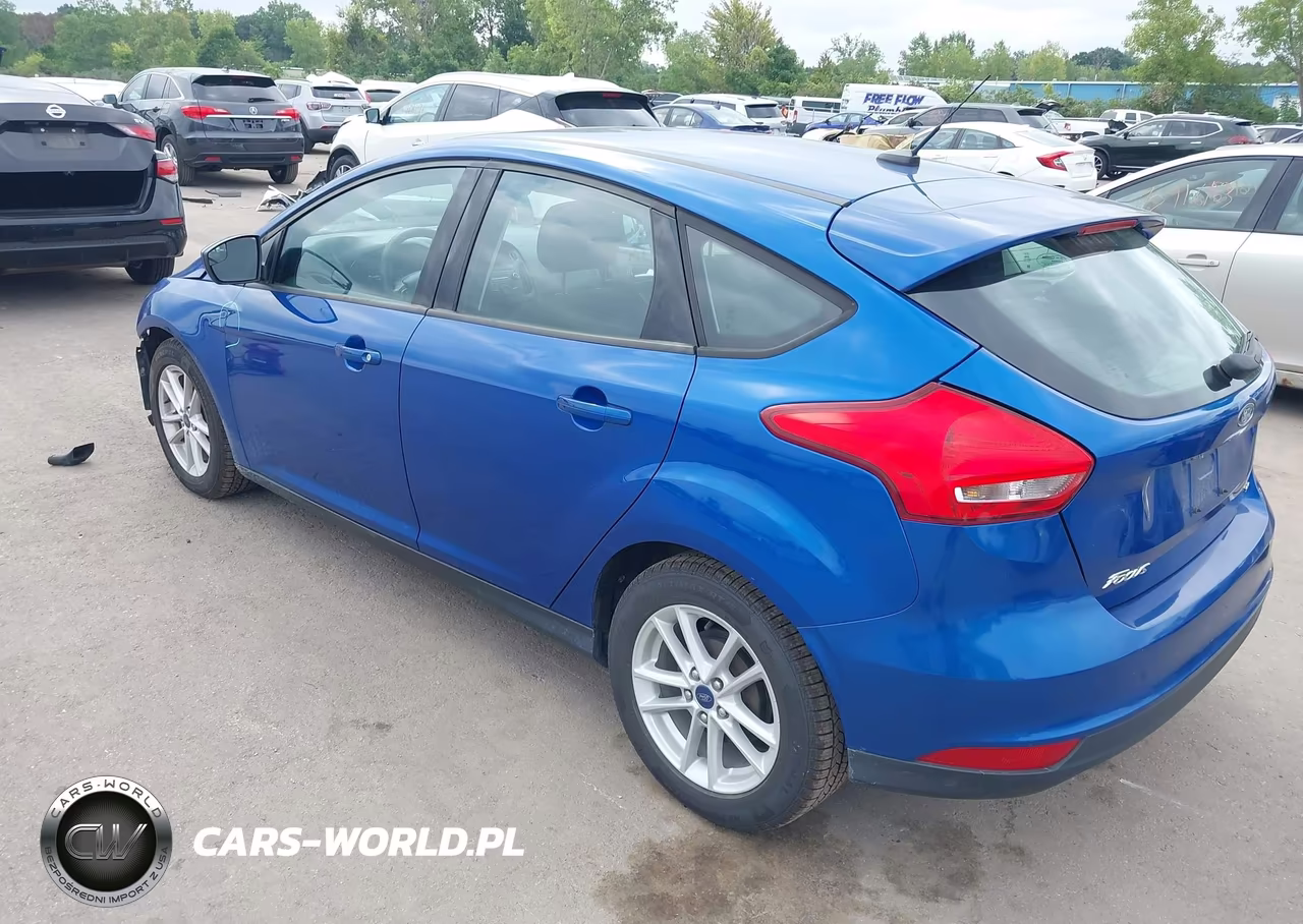 2018 Ford Focus Se VIN:1FADP3K25JL328999 - 3