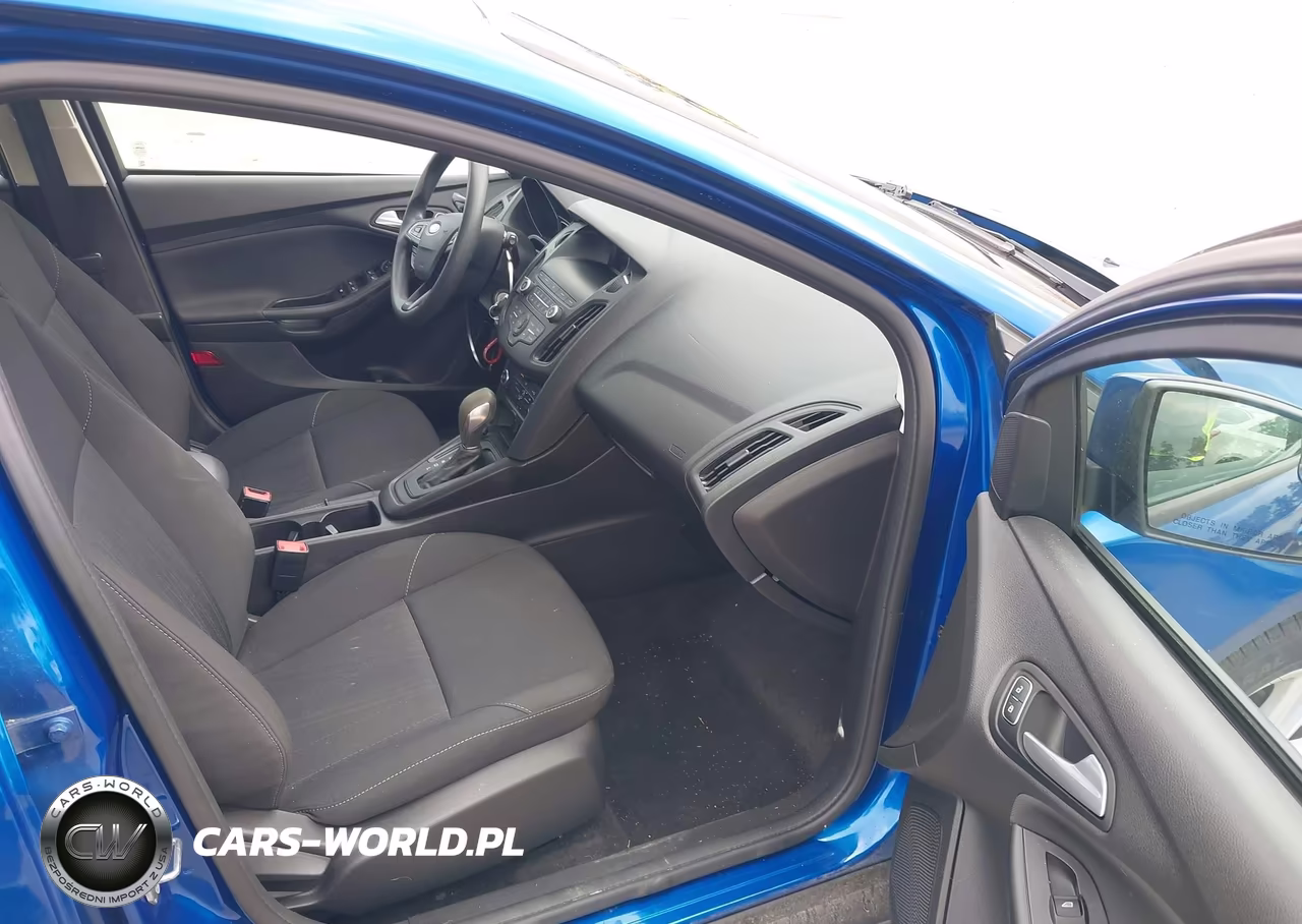 2018 Ford Focus Se VIN:1FADP3K25JL328999 - 5