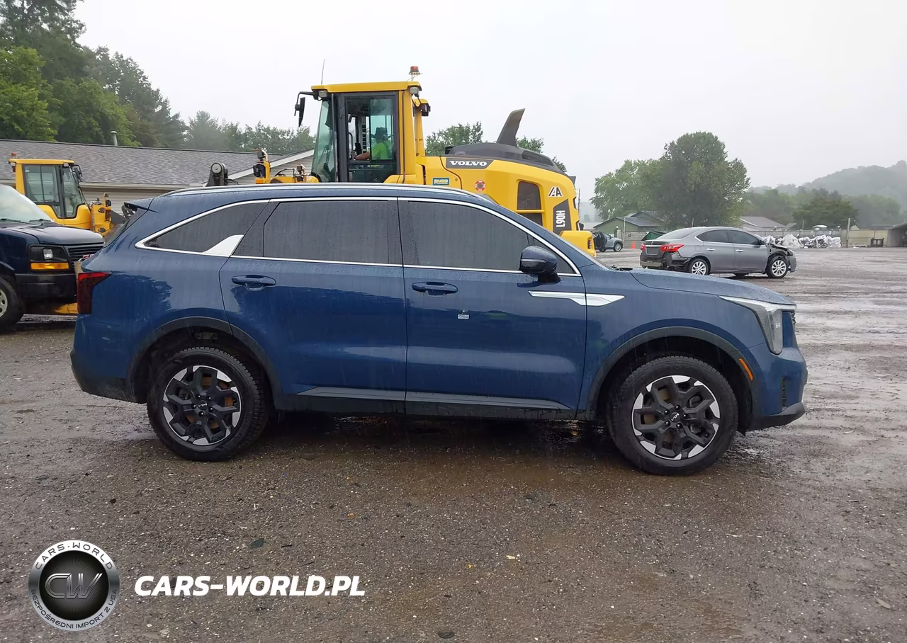 2025 Kia Sorento S VIN:5XYRLDJC7SG313381 - 13