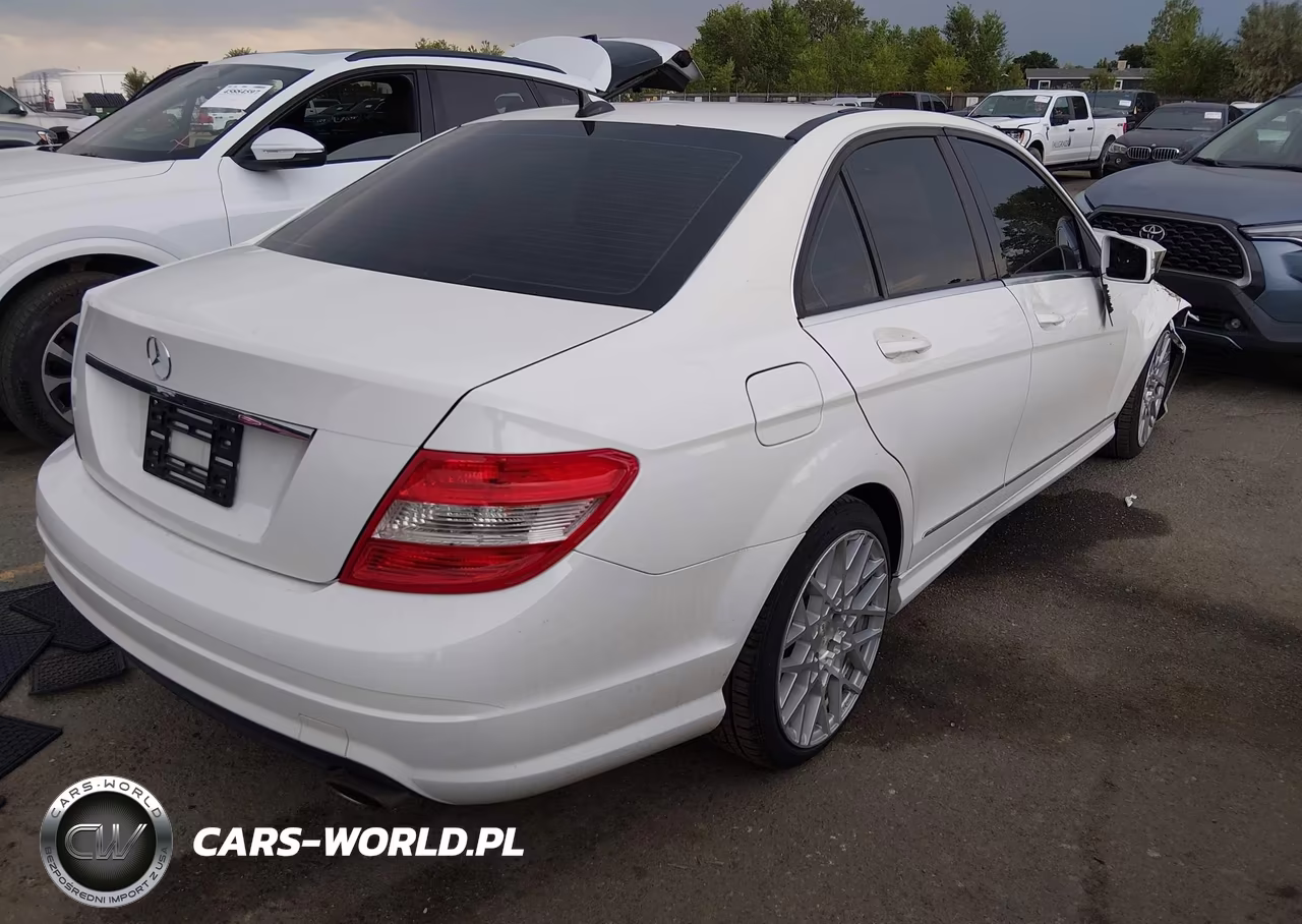 2011 Mercedes-Benz C 300 Sport 4Matic VIN:WDDGF8BB4BR157576 - 4