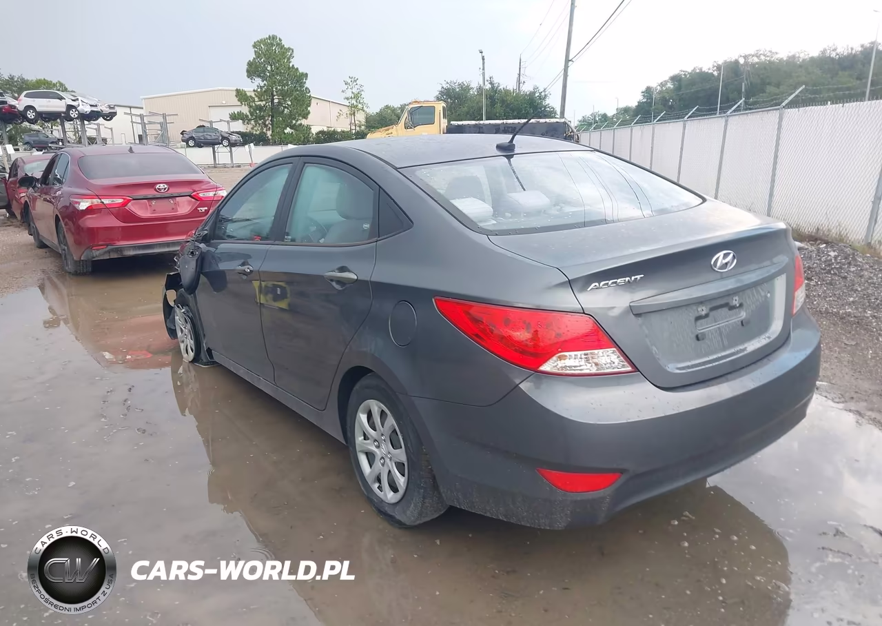 2013 Hyundai Accent Gls VIN:KMHCT4AEXDU355953 - 3