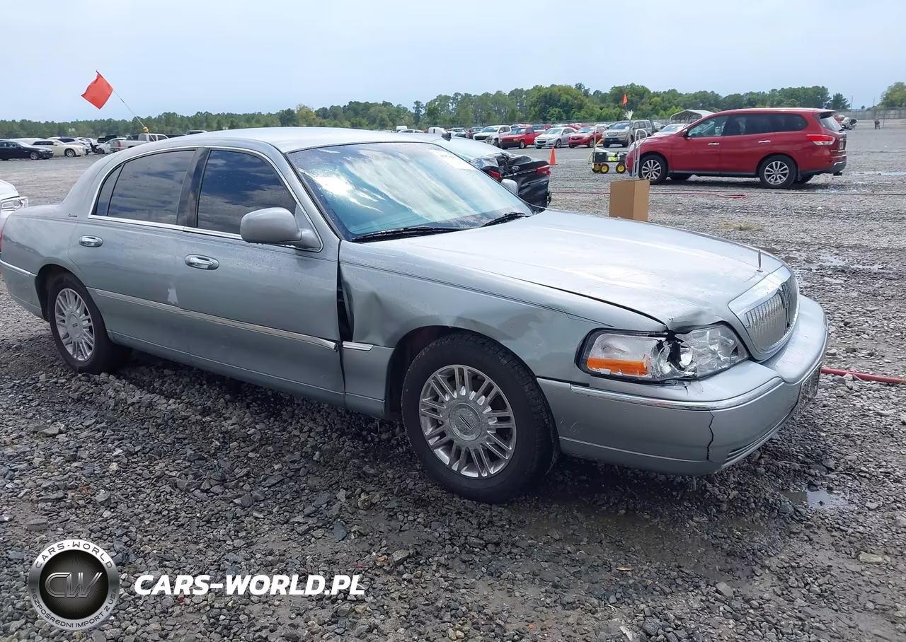 2006 Lincoln Town Car Signature