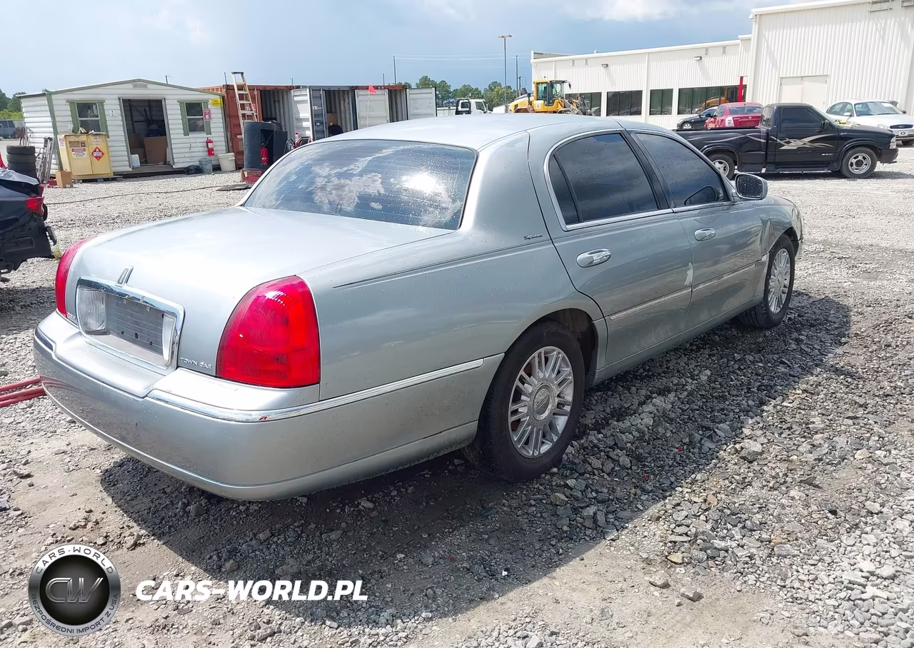 2006 Lincoln Town Car Signature VIN:1LNHM81V56Y648892 - 4